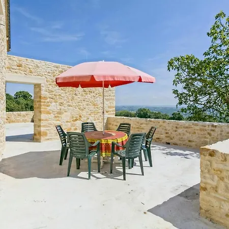 Grezes Sleeps 6 Pool Wifi וילה